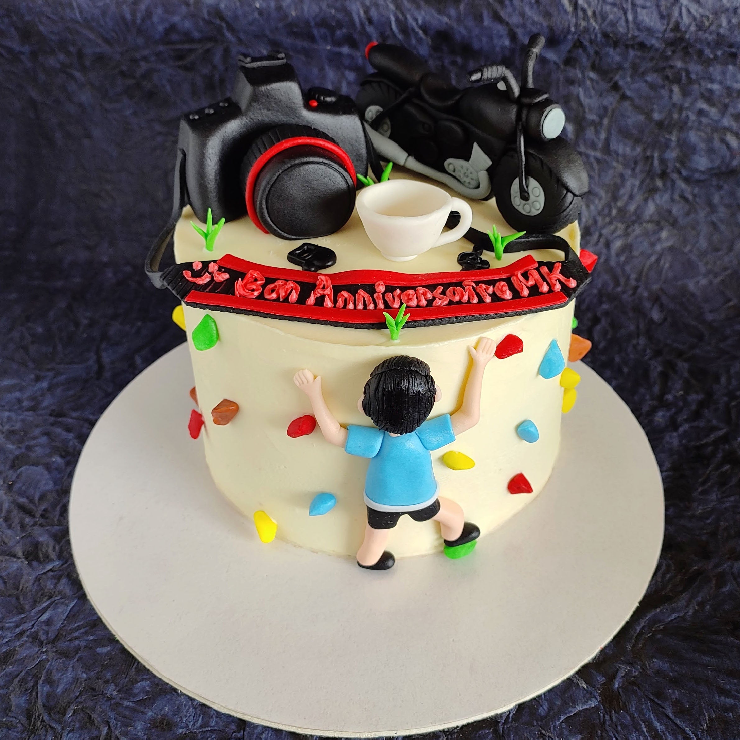 Camera cake | Camera cakes, Cake, Barbie birthday cake