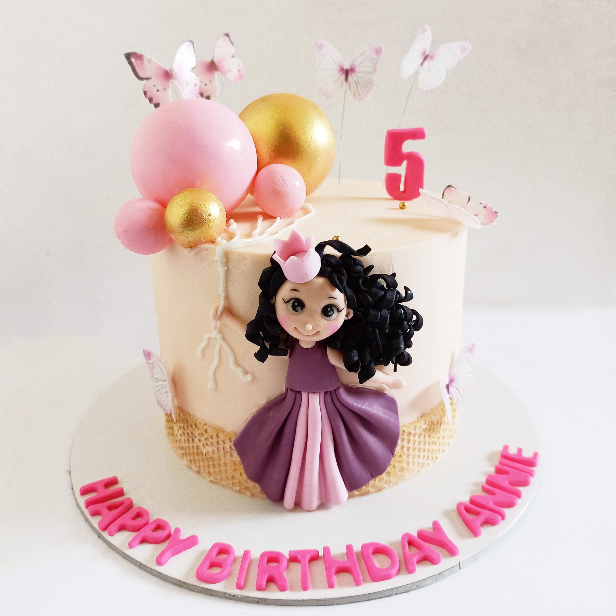Cakes, Cookies, Breads - The Kneaded Cupboard | Balloon birthday cakes,  Macaroon cake, Pig birthday cakes