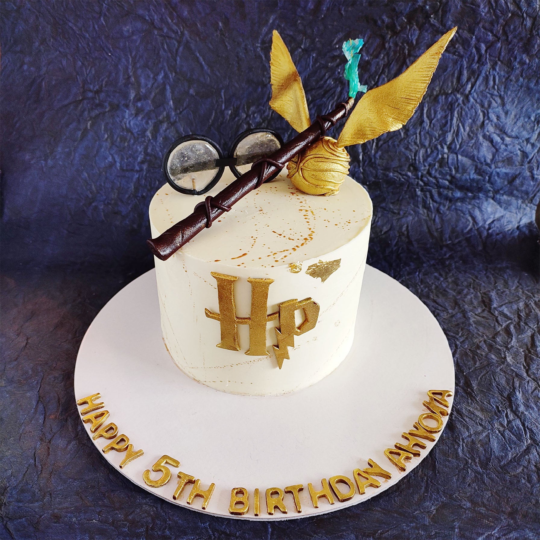 Harry Potter Trunk Cake Video Tutorial — Ennas' Cake Design