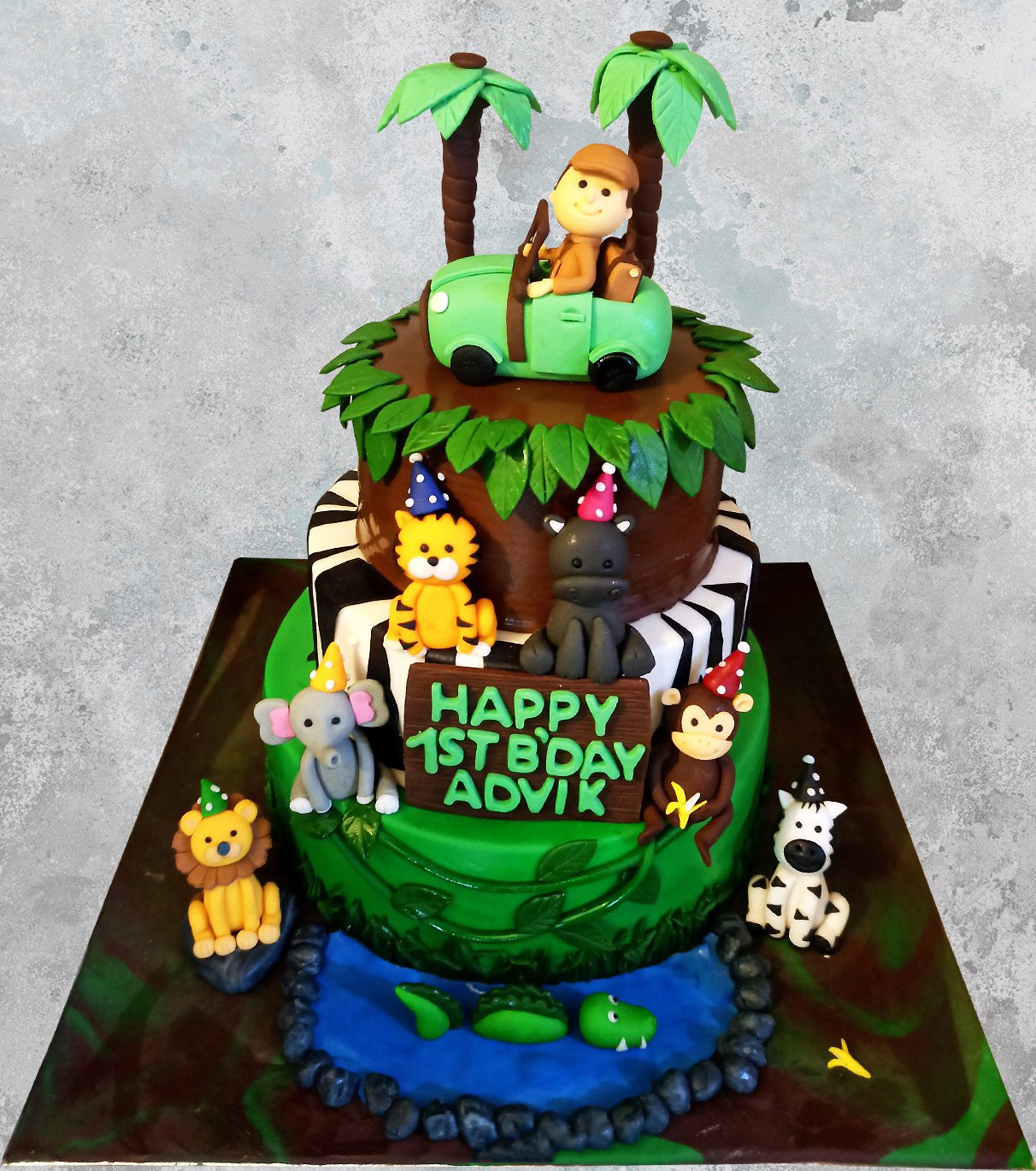 Jungle Animal Theme Birthday Cake, jungle theme cake without fondant