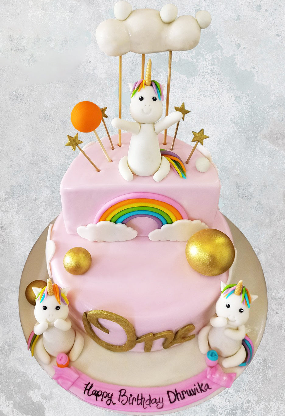 Back view of Unicorn cake | Cake, Unicorn cake, Desserts